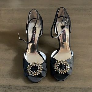 Nine size 7 black dress heels